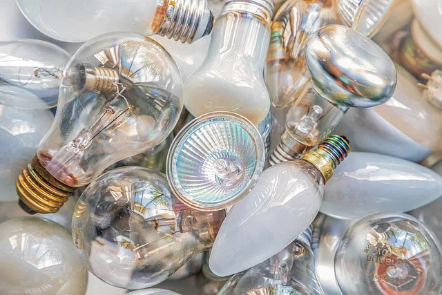 How to Dispose of Light Bulbs Correctly